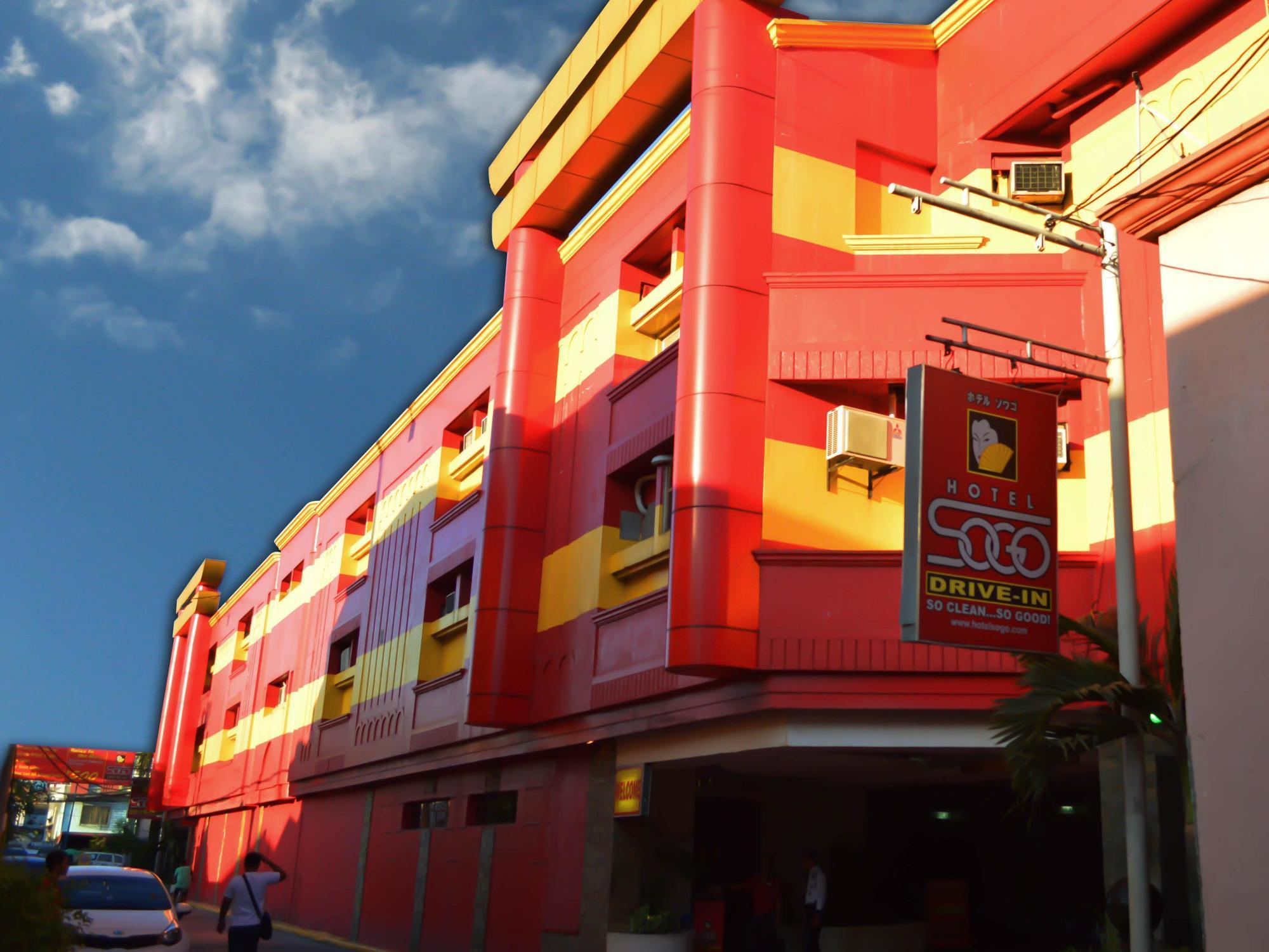 Hotel Sogo Pasay Wood Street Esterno foto