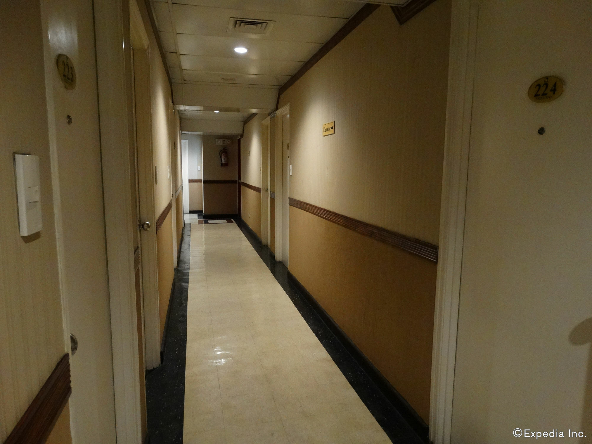 Hotel Sogo Pasay Wood Street Esterno foto