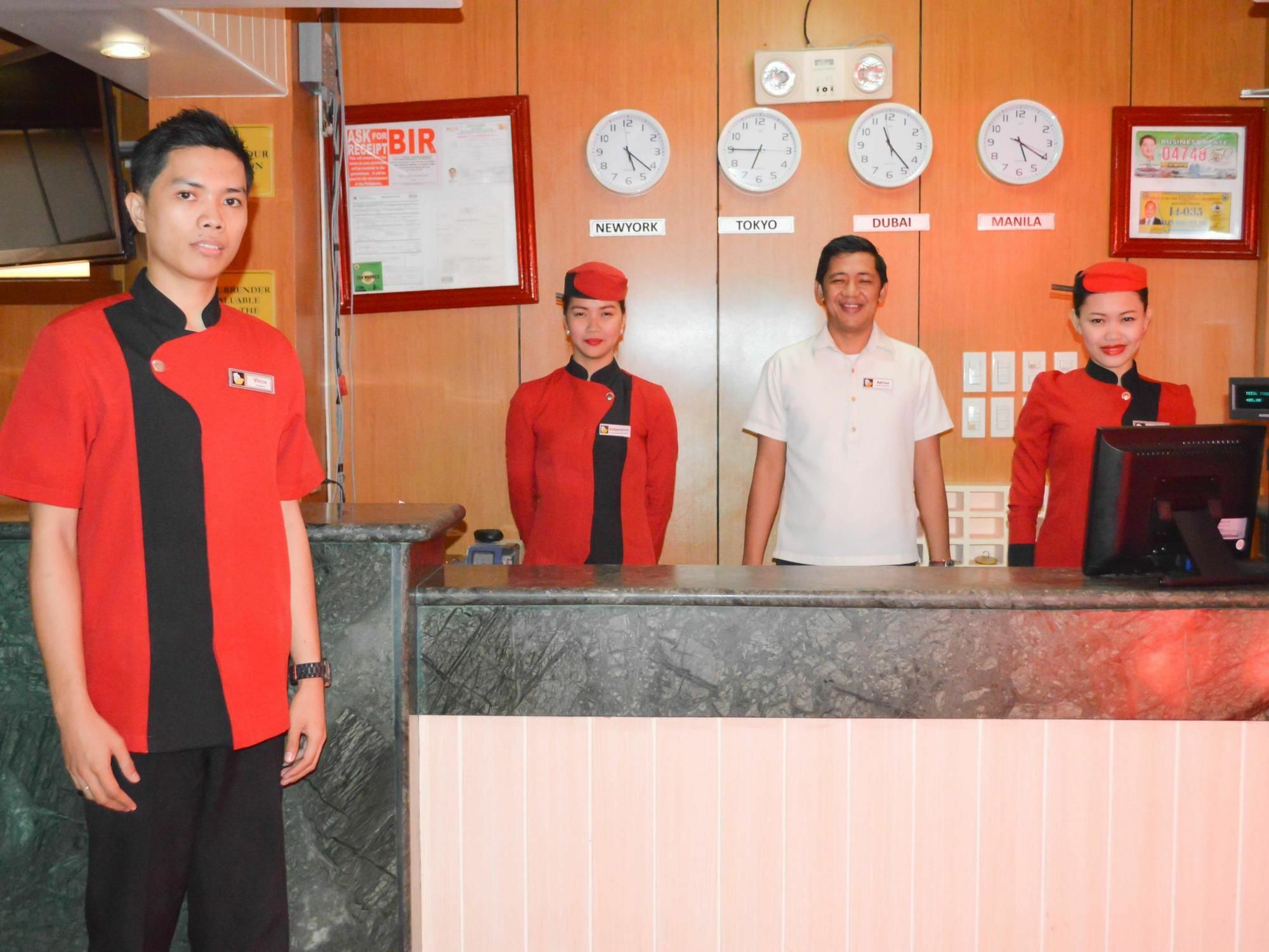 Hotel Sogo Pasay Wood Street Esterno foto